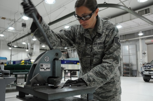 Arizona Air Guard Member Raises Her Kids And Mentors Airmen Article 
