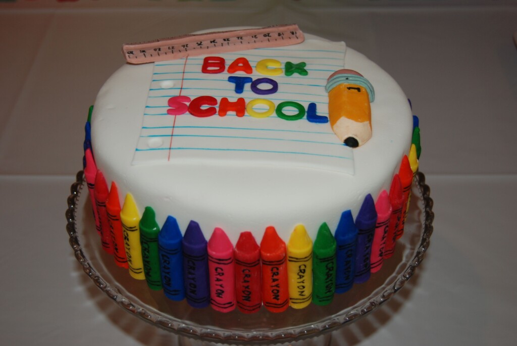 Pin By Courtney Gray On Hey That 39 s Me Cake School Cake Teacher Cakes